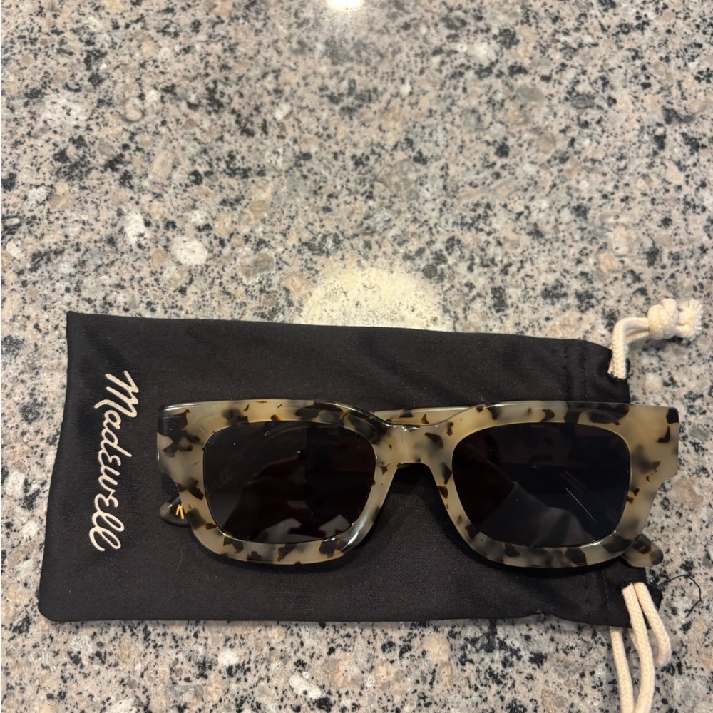 Madewell Tortoiseshell Rectangular Sunglasses W/ … - image 1